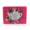 Stylová růžová plechová kazeta čajů Ultimate Collection Vás potěší chutným a rozmanitým výběrem černých, bylinkových a ovocných čajů.